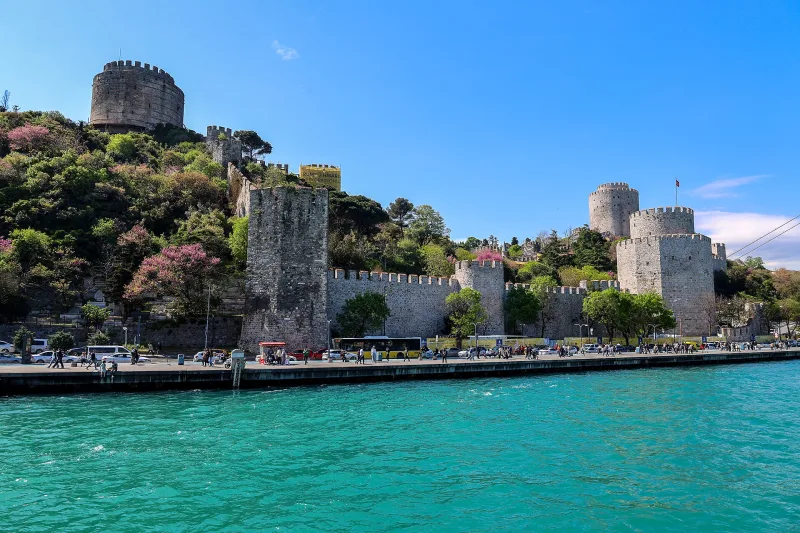 Rumeli Hisar — la forteresse de Mehmed II sur le Bosphore à Istanbul